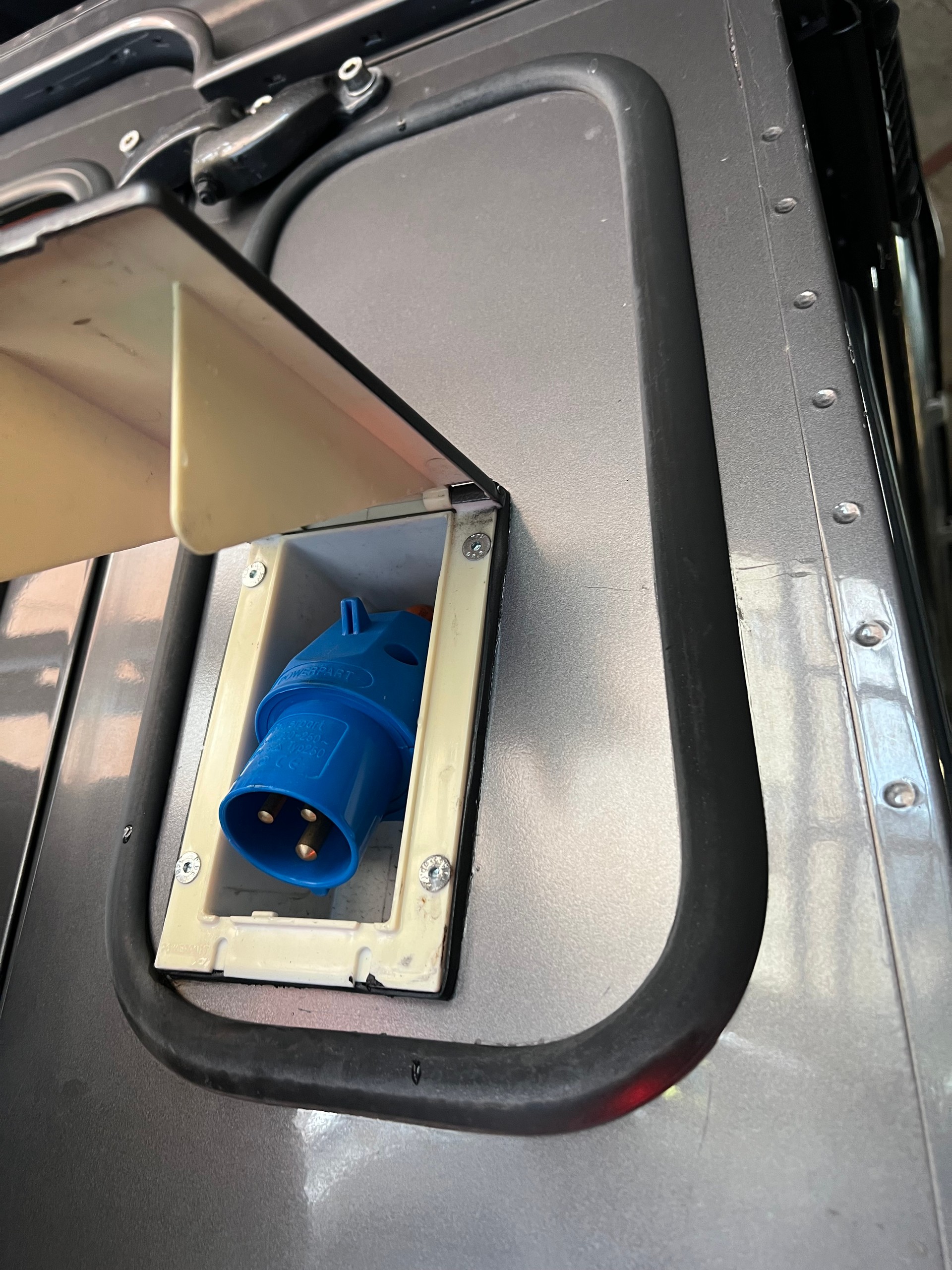 LAND ROVER Defender 90 SoftTop 2.5 Td5-image-11