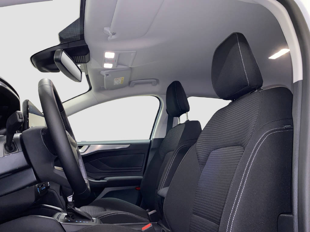 FORD Focus SW 1.0i EcoB Hybrid 155 Titanium Edition-image-6