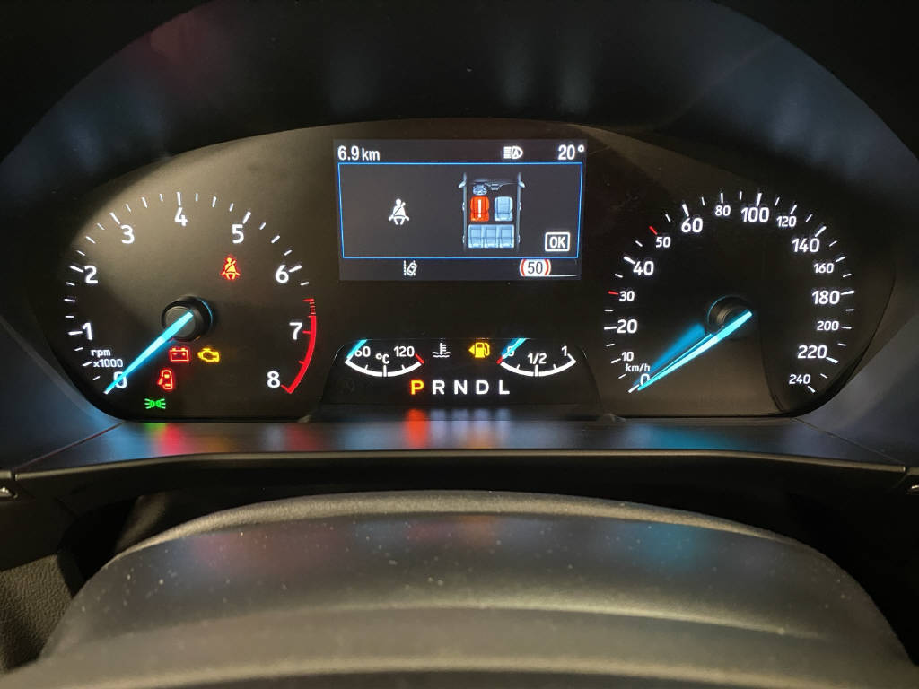 FORD Focus SW 1.0i EcoB Hybrid 155 Titanium Edition-image-8