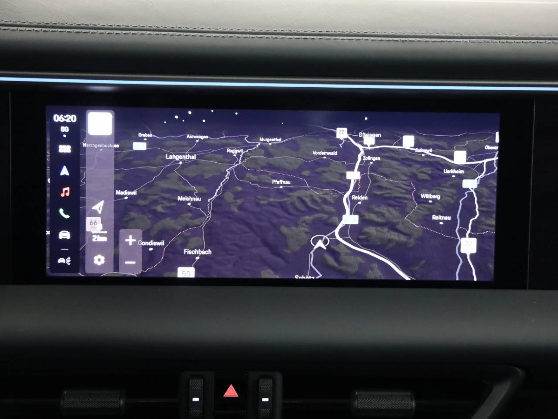 PORSCHE Macan 4-image-11