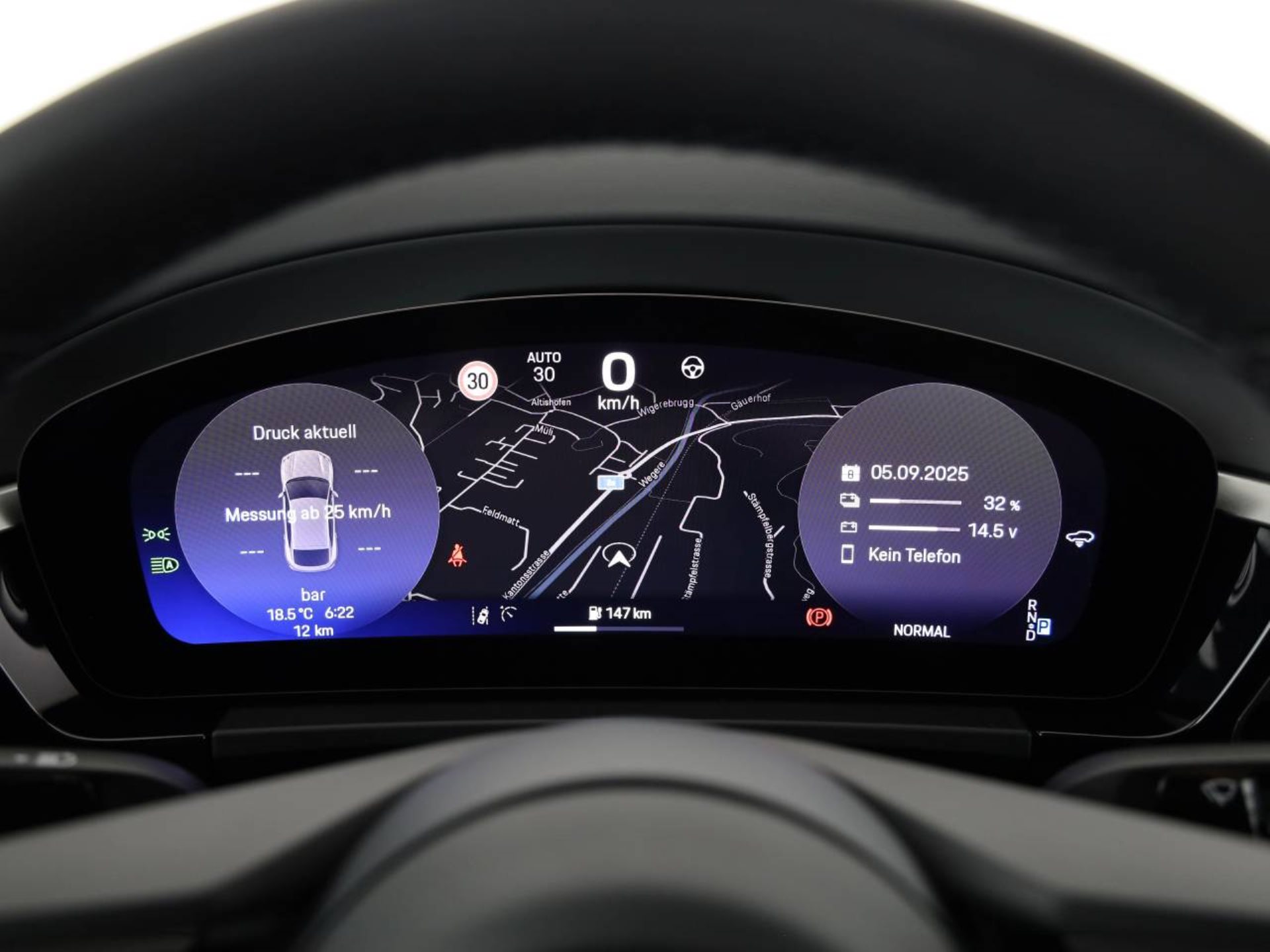 PORSCHE Macan 4-image-17