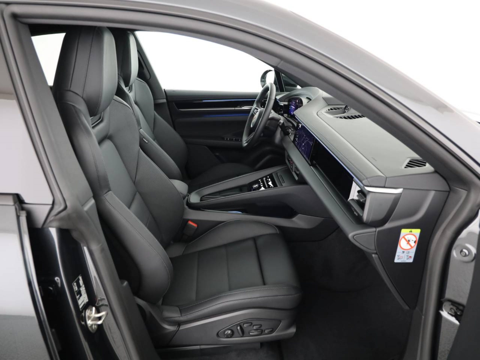 PORSCHE Macan 4-image-14