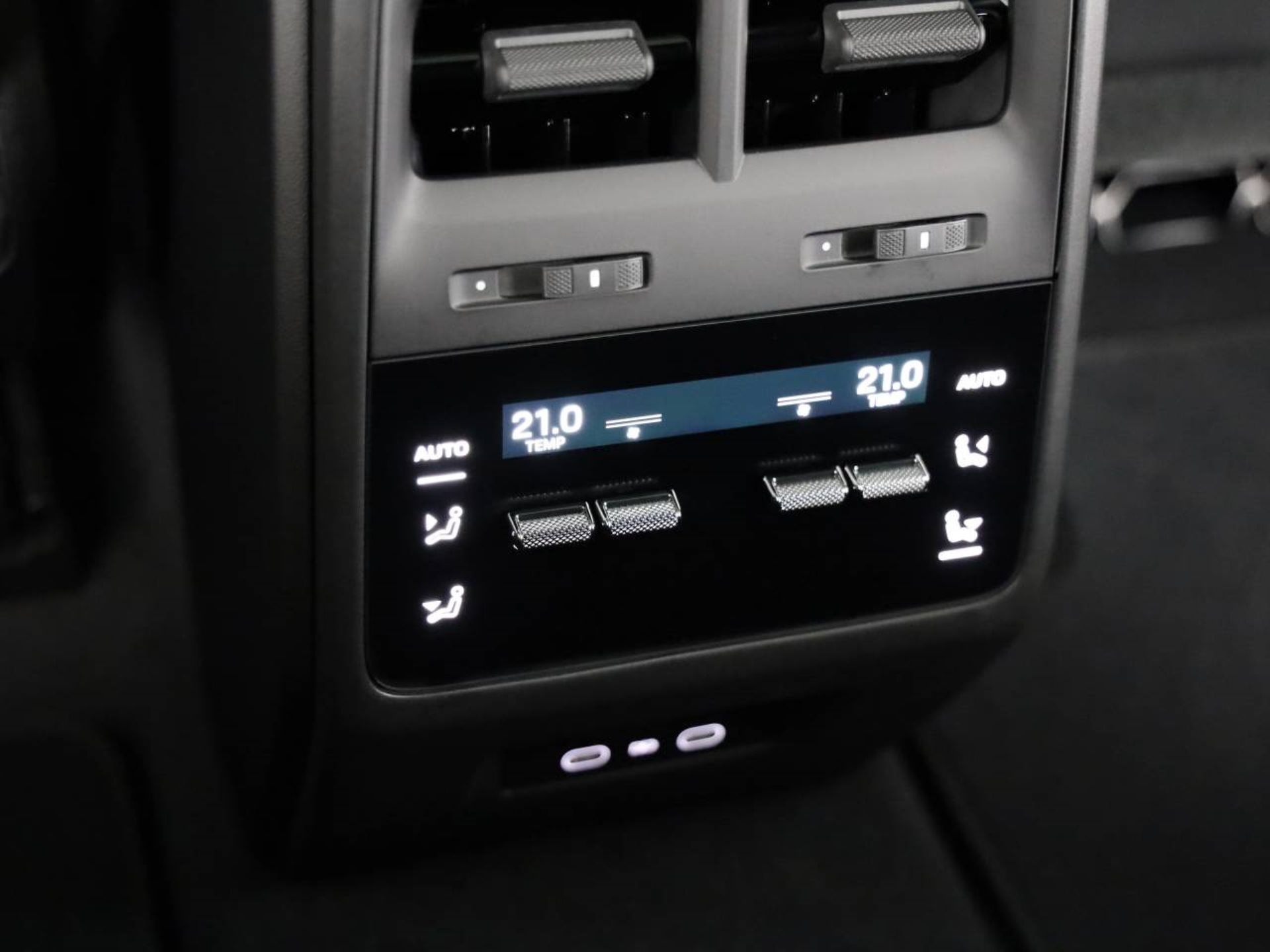PORSCHE Macan 4-image-15