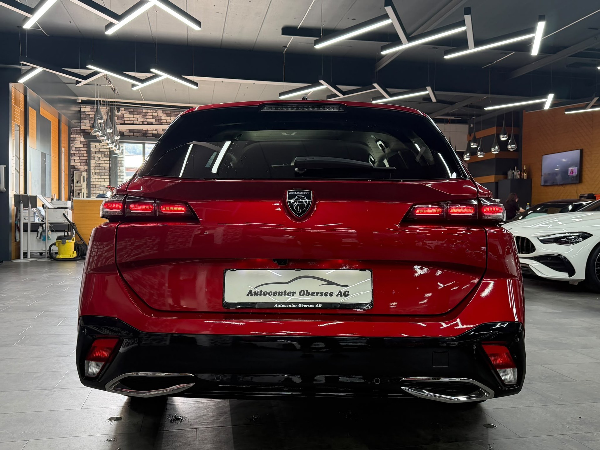 PEUGEOT 308 SW 1.5 BlueHDI Allure EAT8-image-5