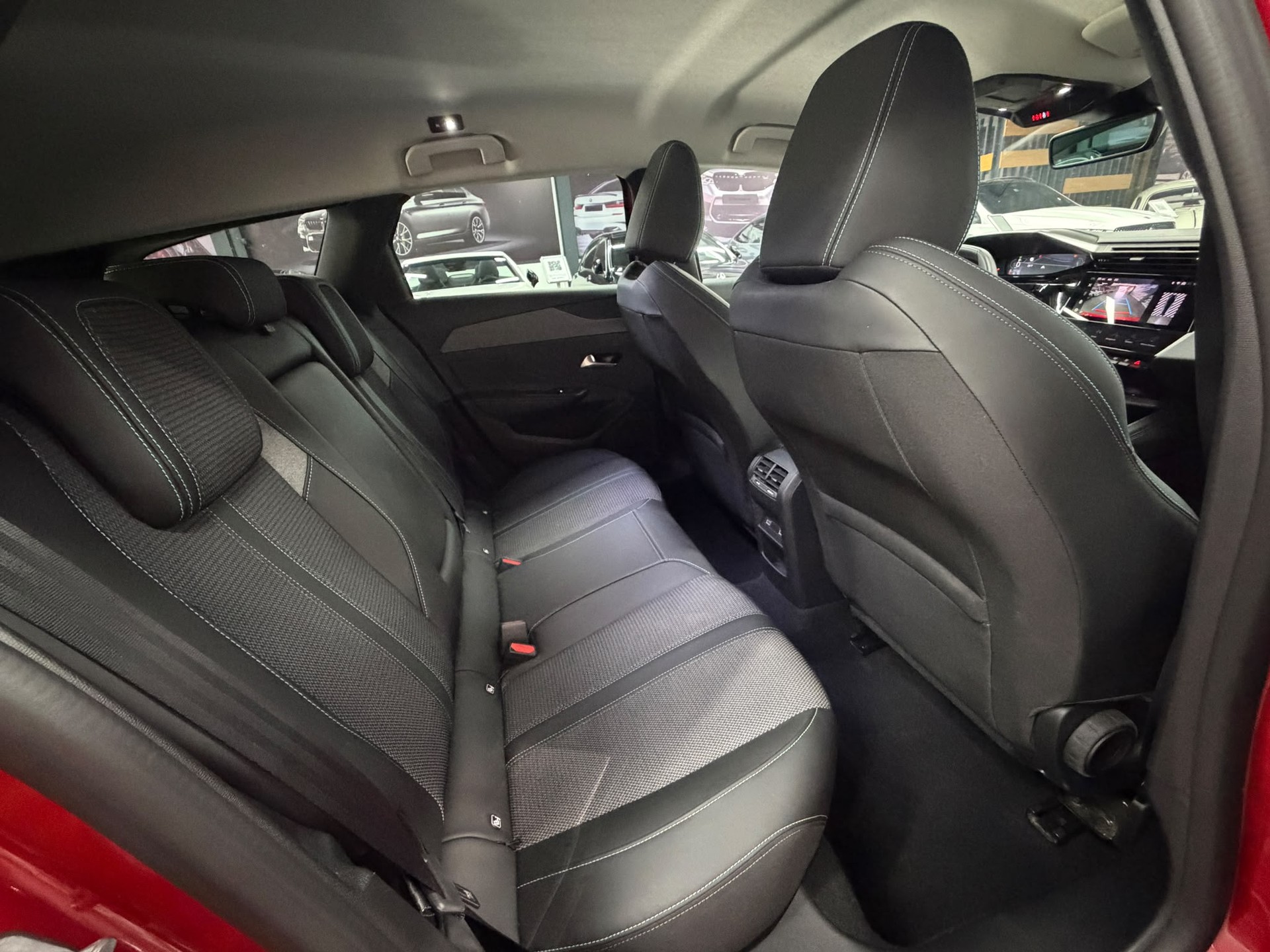 PEUGEOT 308 SW 1.5 BlueHDI Allure EAT8-image-19