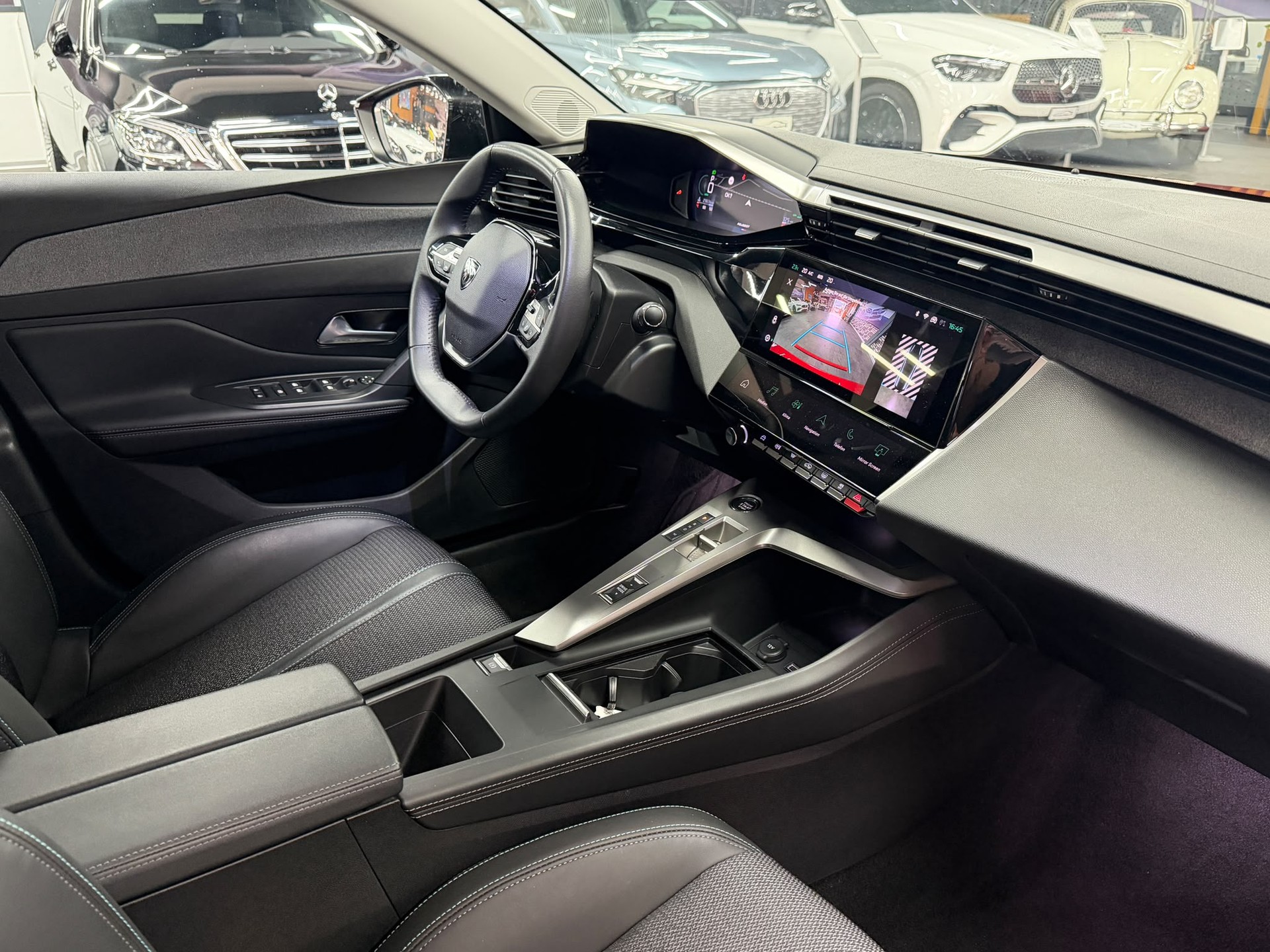 PEUGEOT 308 SW 1.5 BlueHDI Allure EAT8-image-21