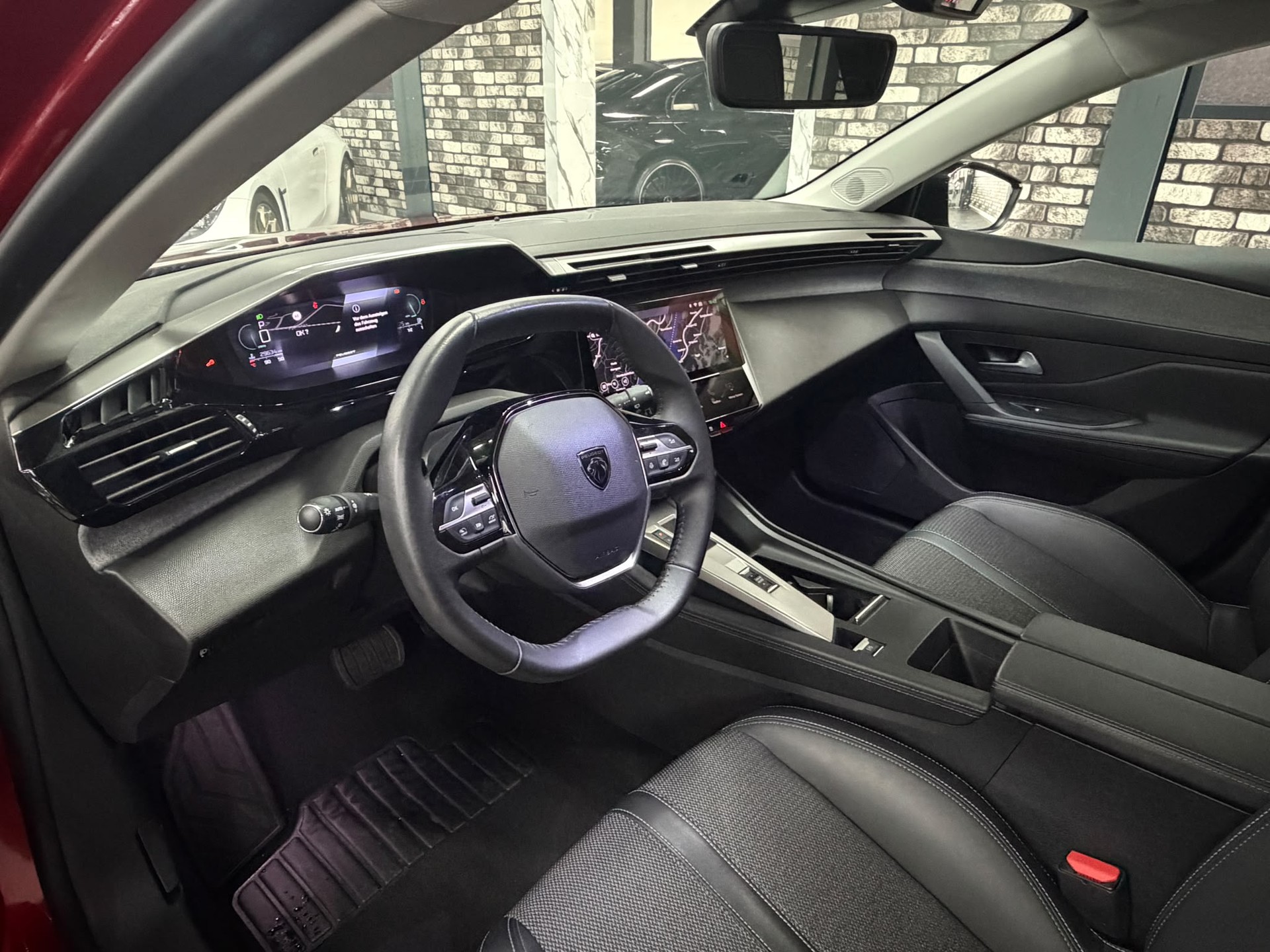 PEUGEOT 308 SW 1.5 BlueHDI Allure EAT8-image-9