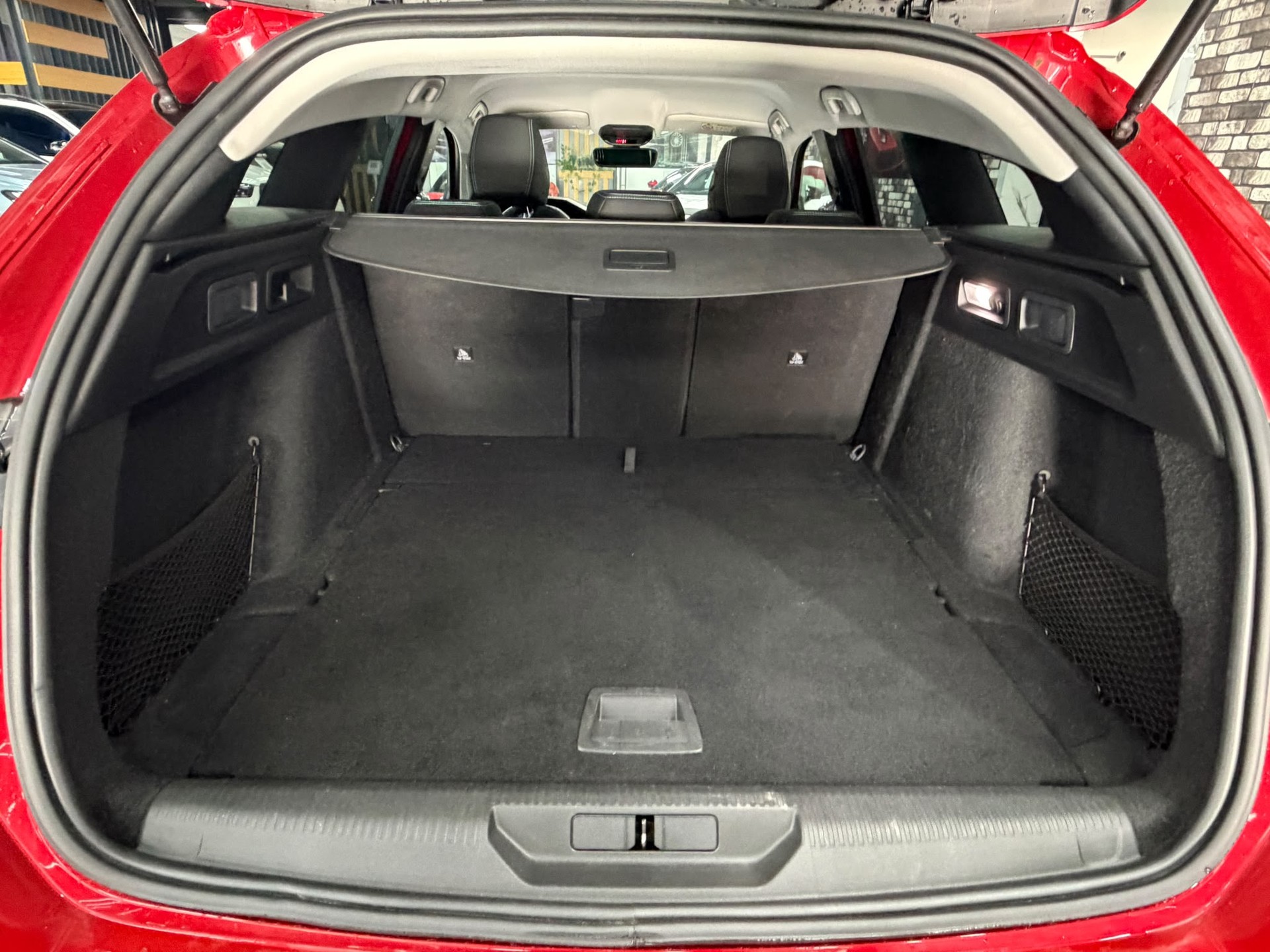 PEUGEOT 308 SW 1.5 BlueHDI Allure EAT8-image-18