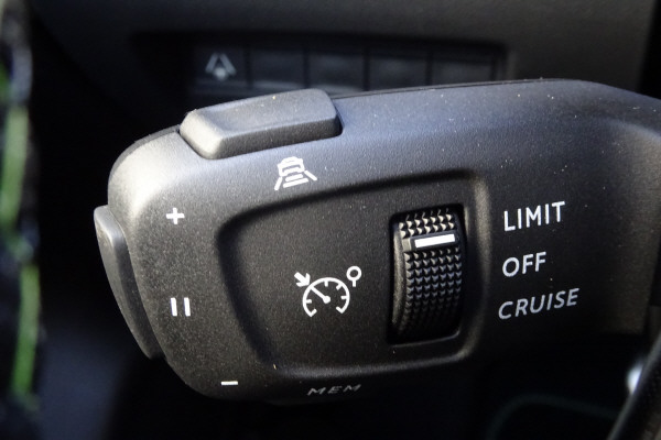 PEUGEOT 208 1.2 MHEV 110 GT-image-12