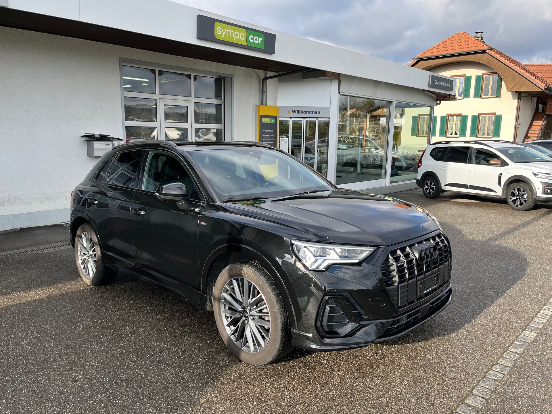 AUDI Q3 40 TDI S line quattro S-tronic+++ANHÄNGERKUPPLUNG+++AUDI GARANTIE UND GRATISSERVICE+++-image-0
