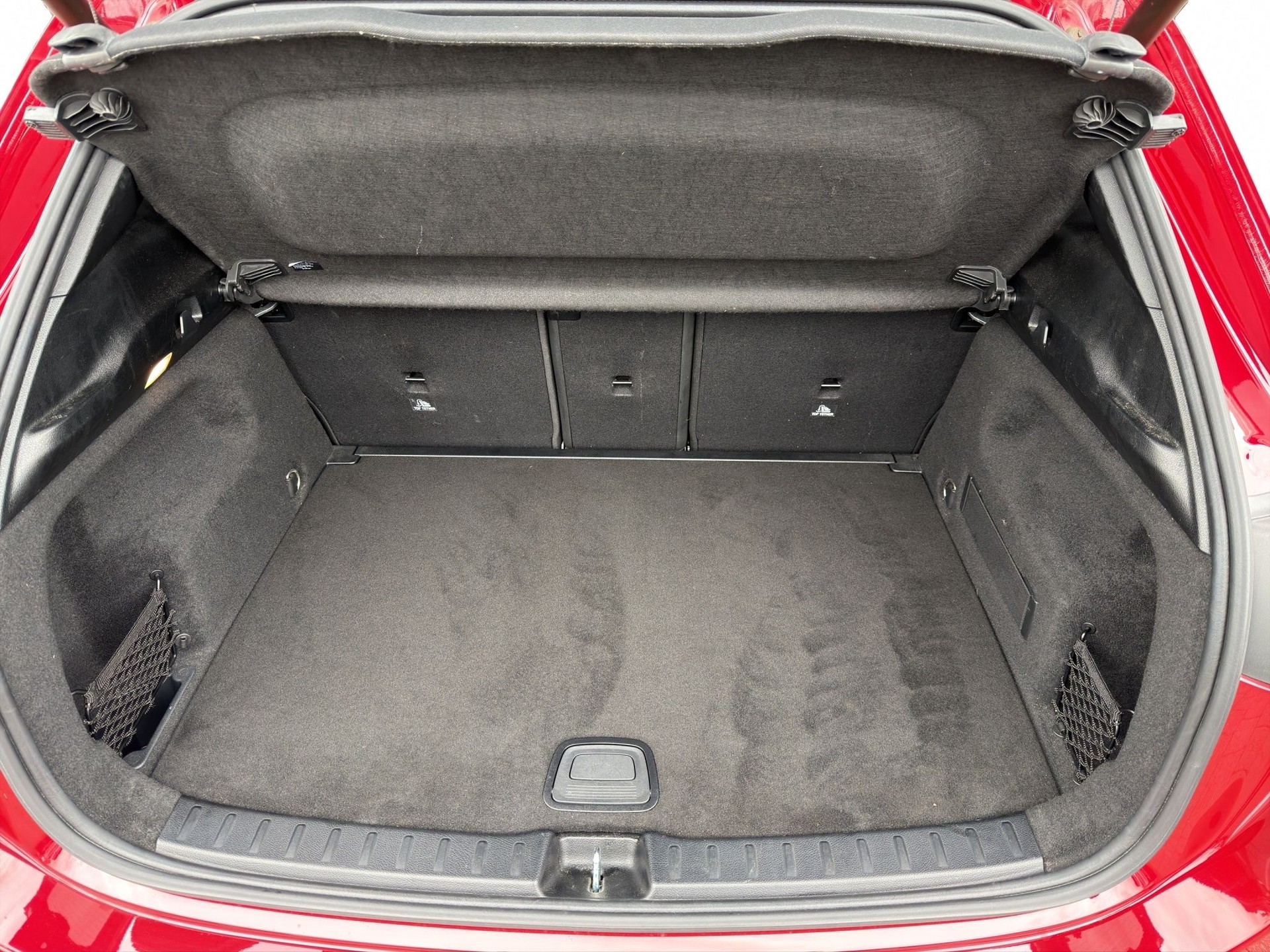 MERCEDES-BENZ GLA 220d 4Matic AMG Line 8G-DCT-image-13