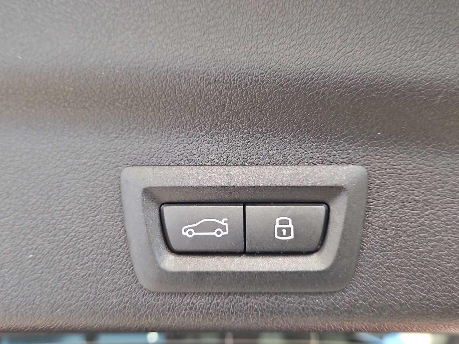 BMW X1 xDrive 20d 48V-image-15