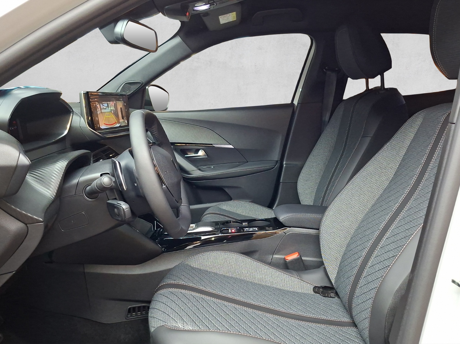 PEUGEOT 2008 1.2 Hybrid 145 Allure Premium-image-14