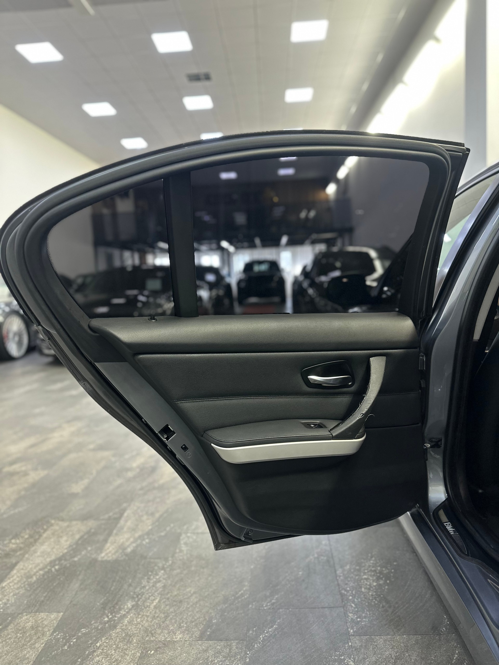 BMW 320d xDrive-image-14
