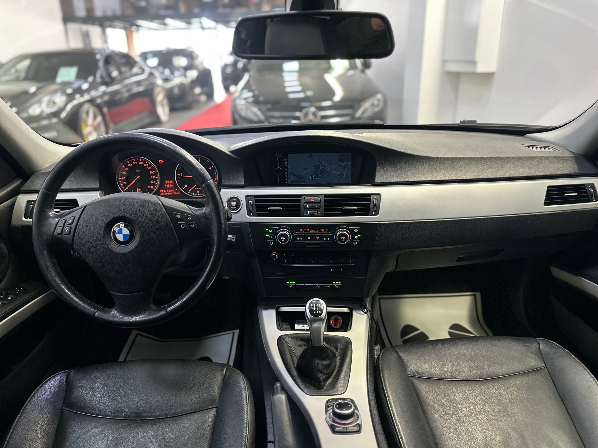 BMW 320d xDrive-image-9