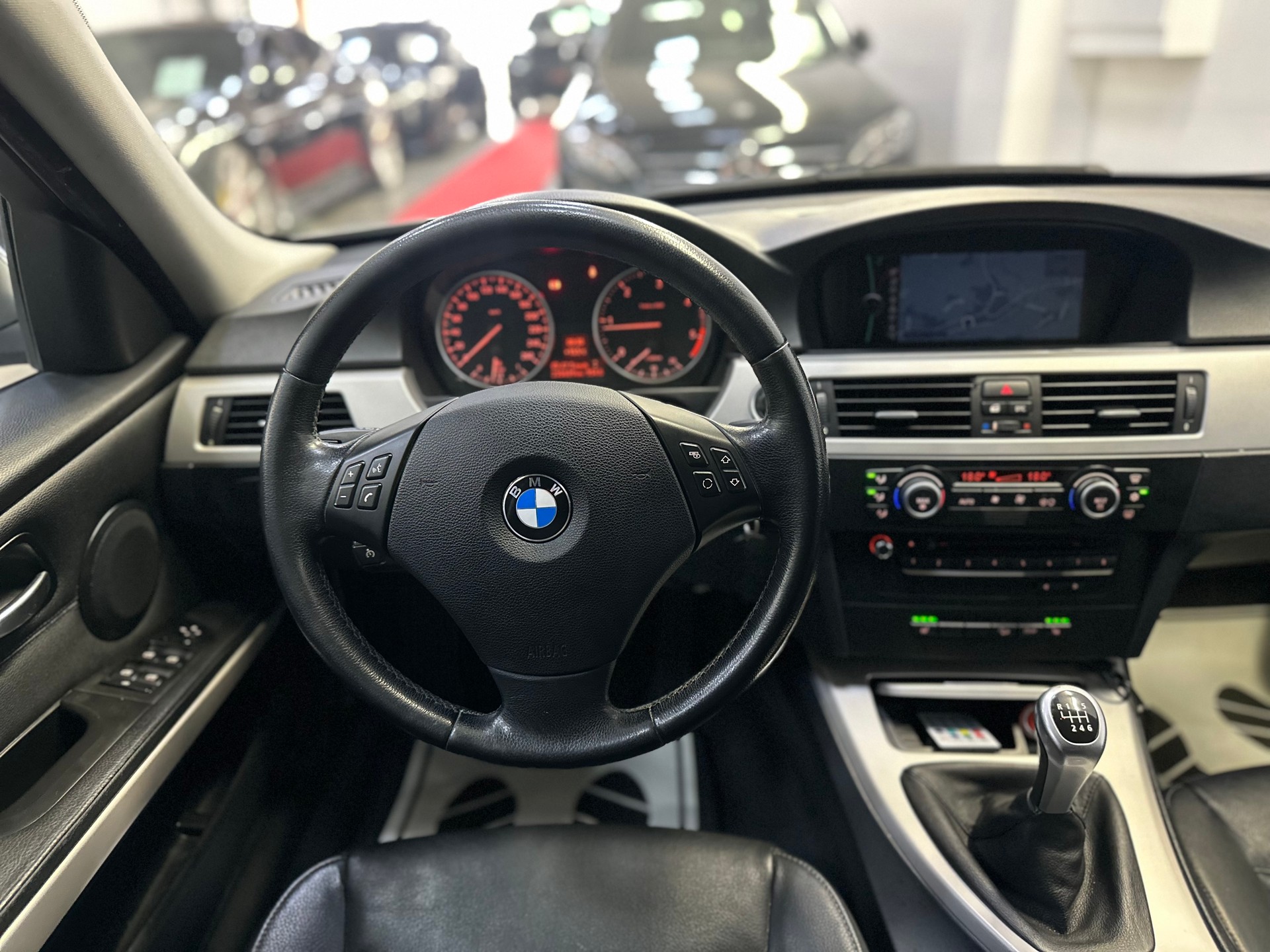 BMW 320d xDrive-image-7