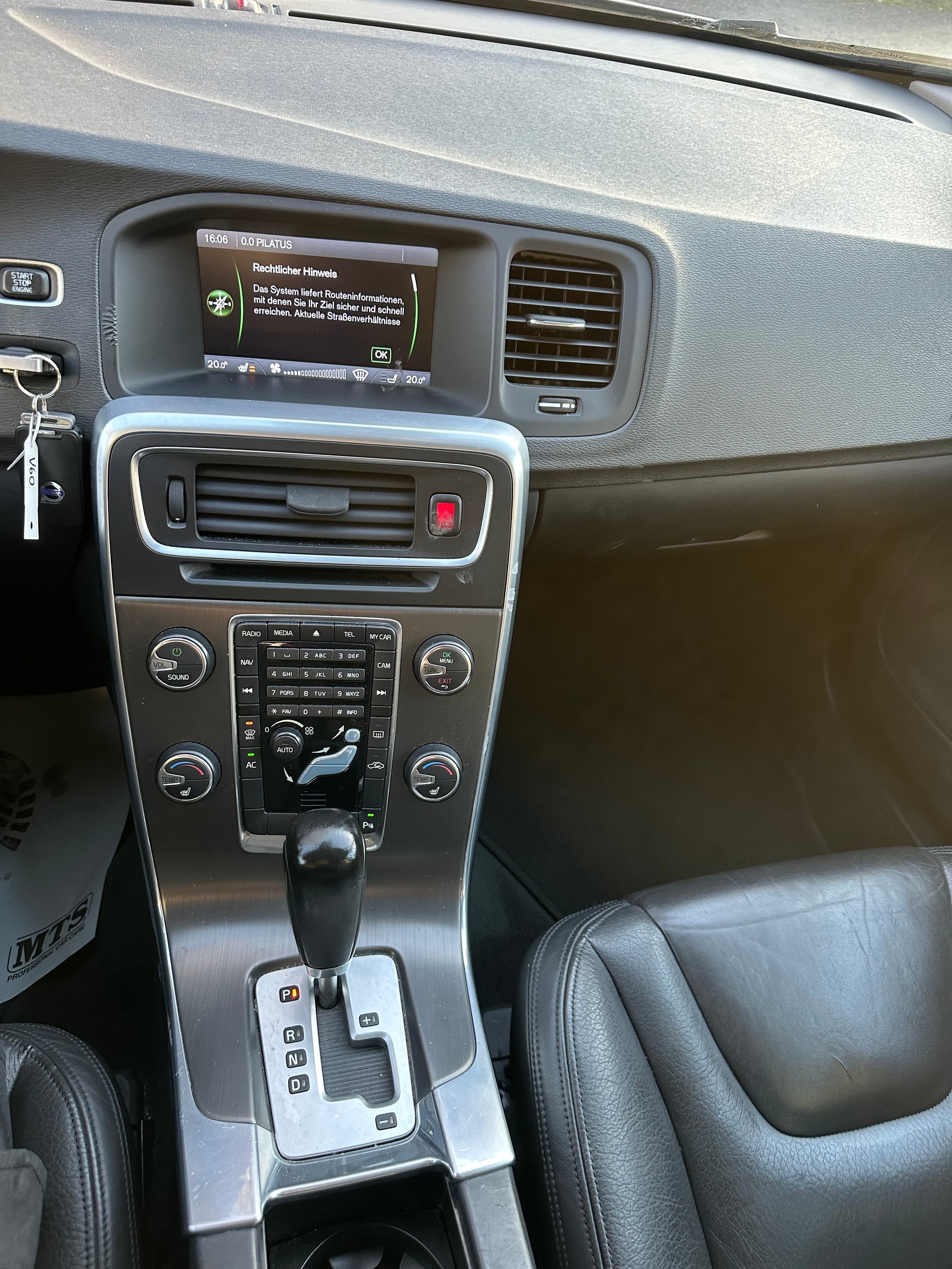 VOLVO V60 2.0T Powershift-image-11