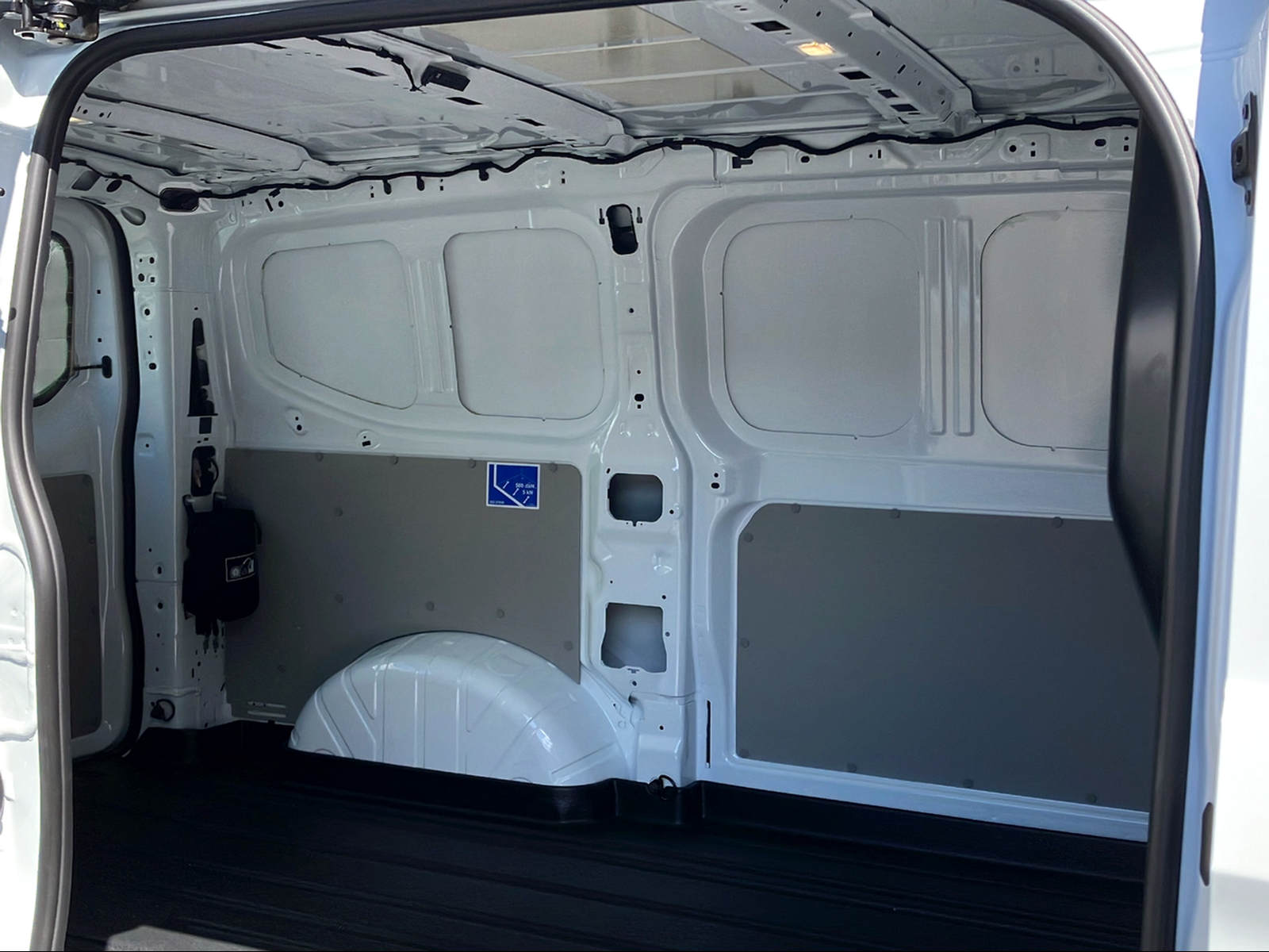 VW Transporter Kaw. 3100 E-Motor-image-12