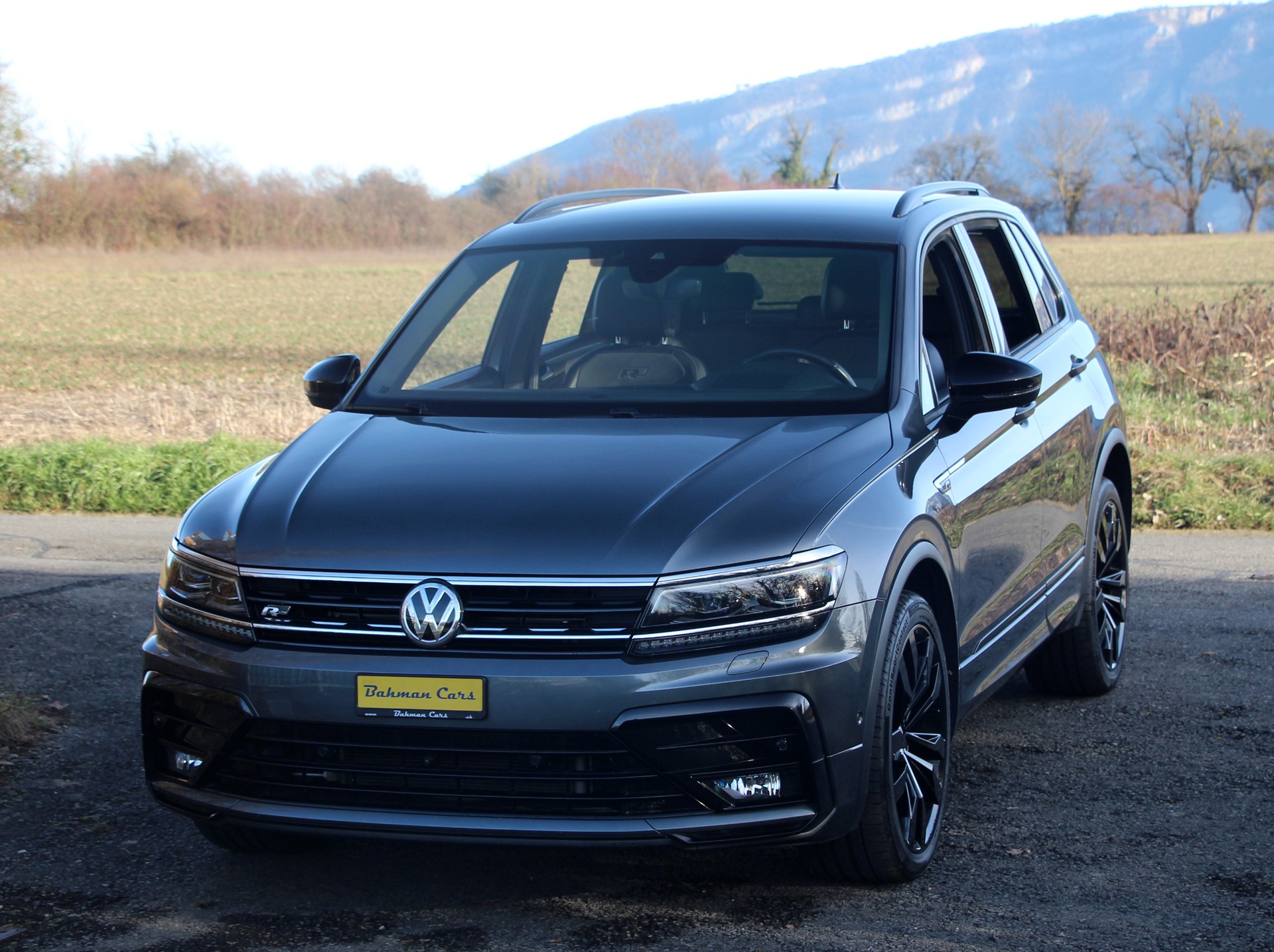 VW Tiguan 2.0TSI Highline 4Motion DSG R-Line-showroom-element-2