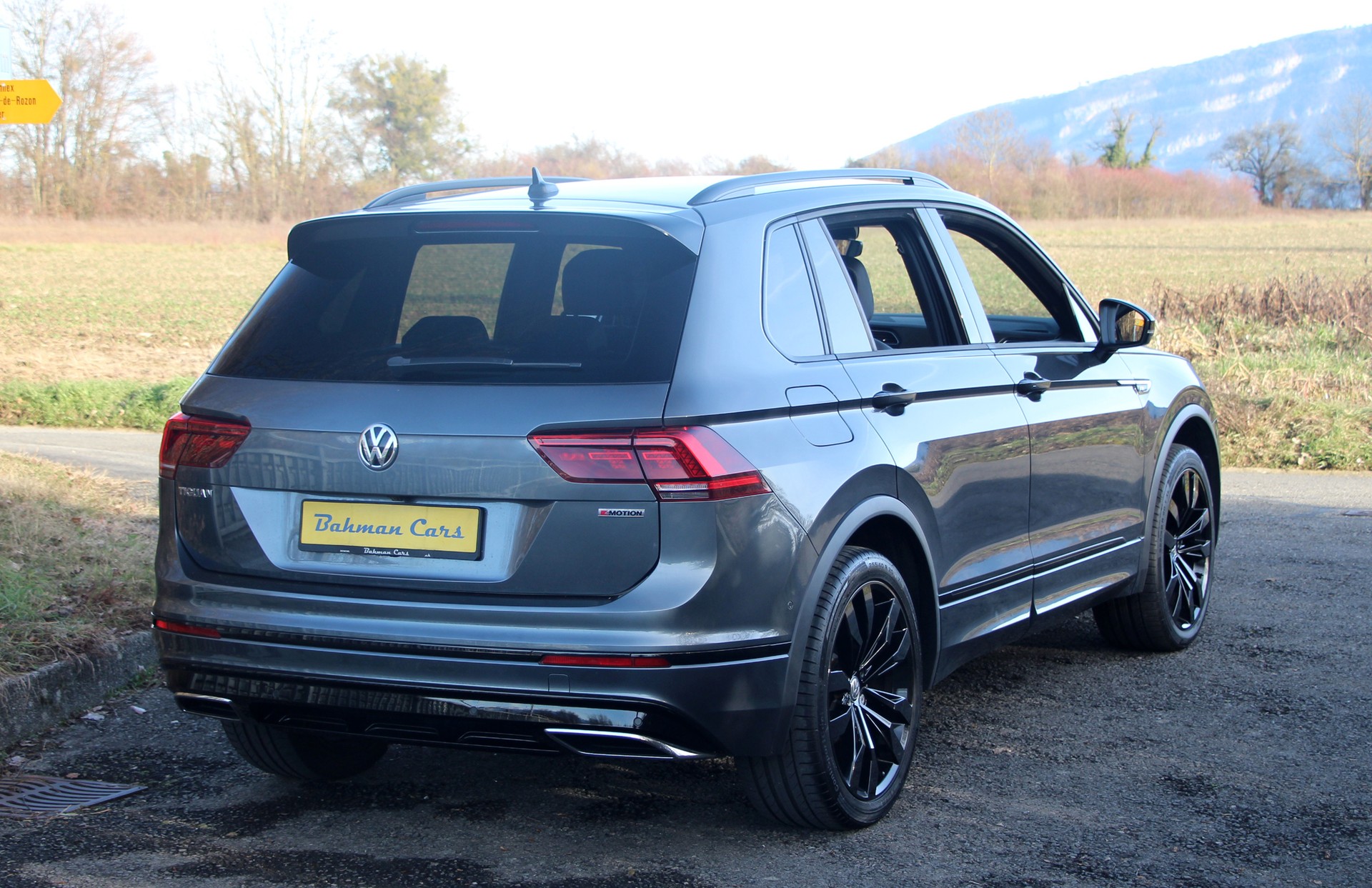 VW Tiguan 2.0TSI Highline 4Motion DSG R-Line-image-5