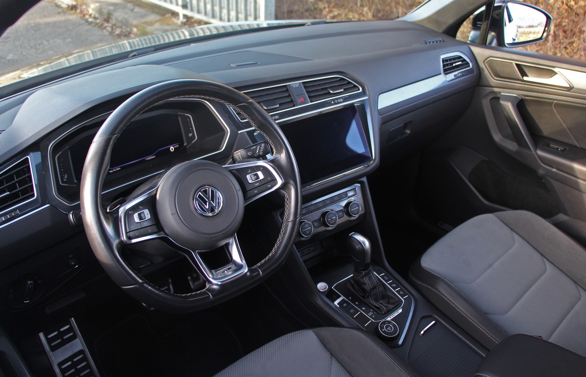 VW Tiguan 2.0TSI Highline 4Motion DSG R-Line-image-6