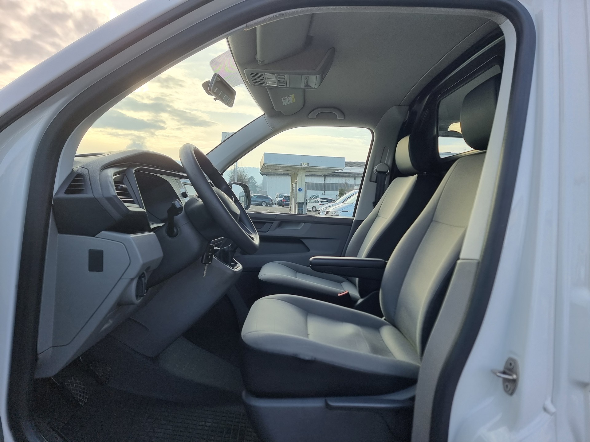 VW T6.1 2.0 TDI-image-3