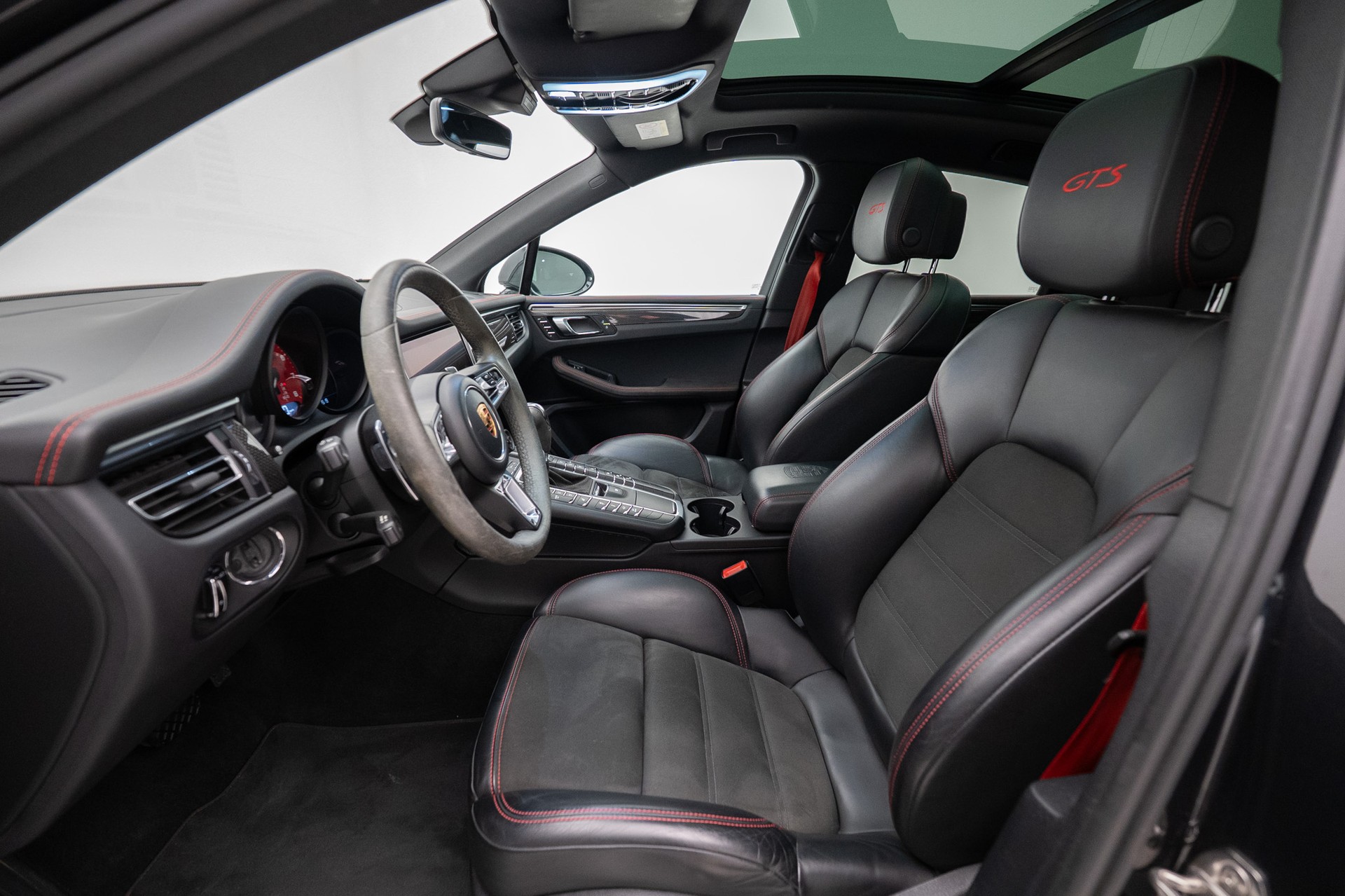 PORSCHE Macan GTS PDK-image-7