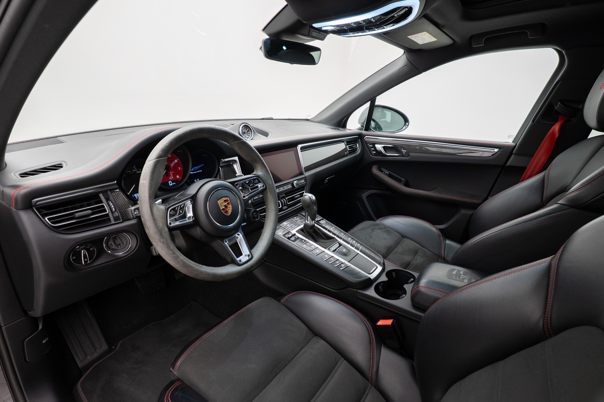 PORSCHE Macan GTS PDK-image-6
