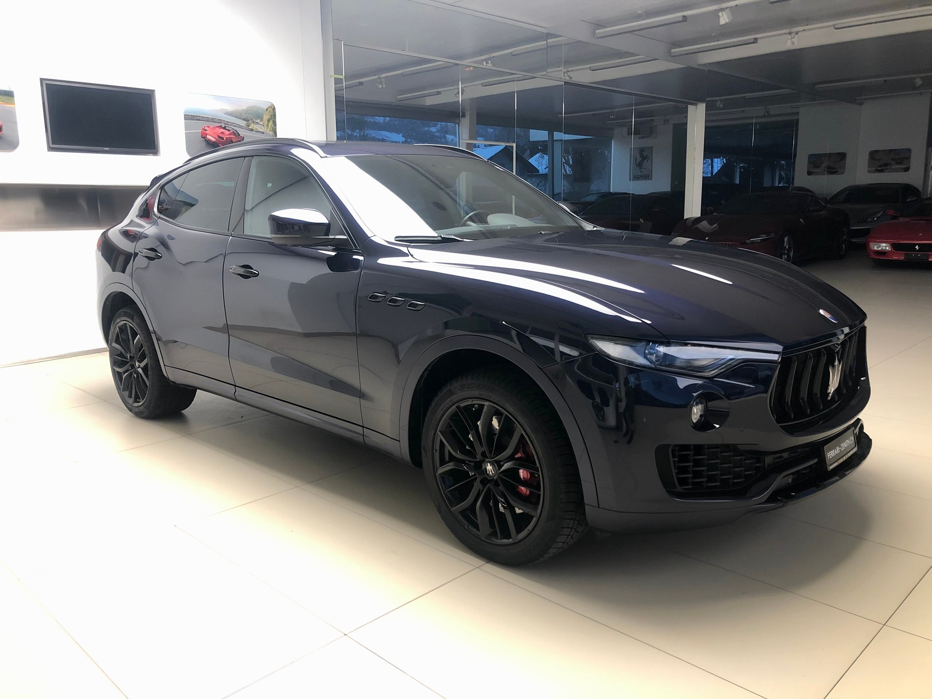 MASERATI Levante S 3.0 V6 GranSport Automatica-image-2