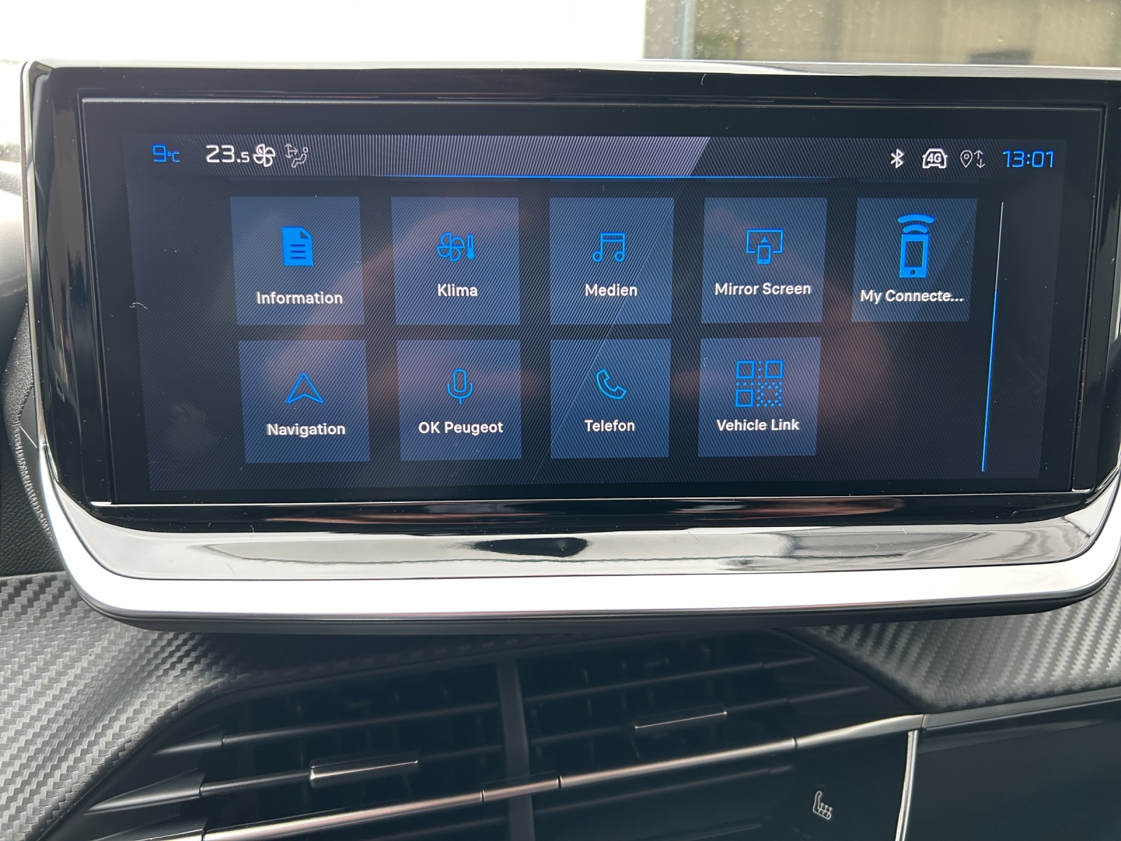 PEUGEOT 208 1.2 MHEV 110 Allure - NAVI - Rückfahrkamera-image-13
