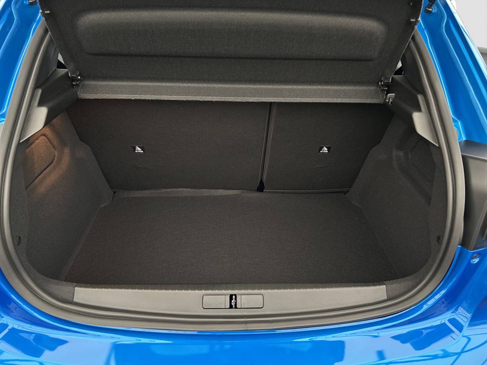 PEUGEOT 208 1.2 MHEV 110 Allure - NAVI - Rückfahrkamera-image-7