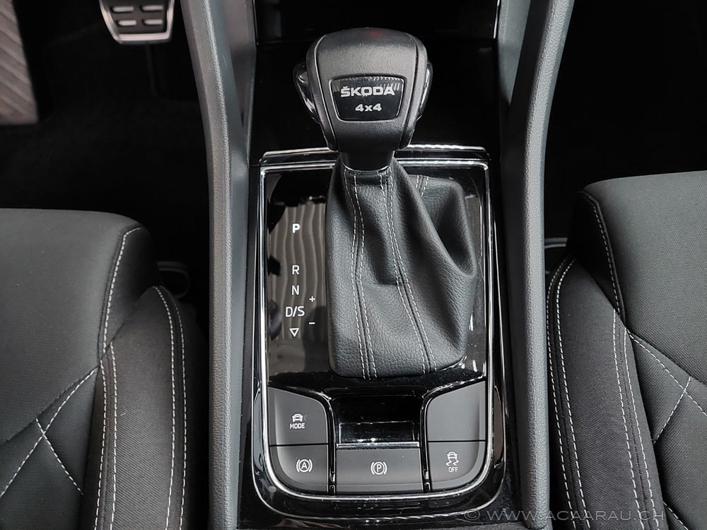 SKODA Karoq 2.0 TSI SportLine 4x4 DSG / Video : https://youtu.be/4TDaApmY20M / Bilder : https://youtu.be/dk-nvhk1I4w-image-15
