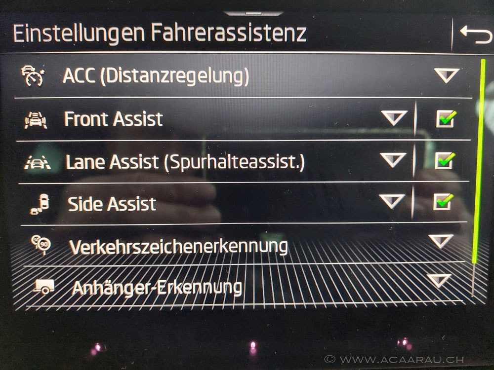 SKODA Karoq 2.0 TSI SportLine 4x4 DSG / Video : https://youtu.be/4TDaApmY20M / Bilder : https://youtu.be/dk-nvhk1I4w-image-21