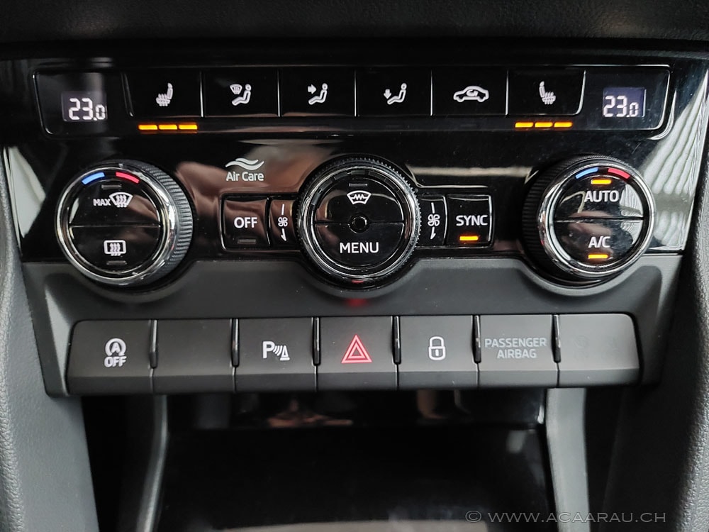 SKODA Karoq 2.0 TSI SportLine 4x4 DSG / Video : https://youtu.be/4TDaApmY20M / Bilder : https://youtu.be/dk-nvhk1I4w-image-16