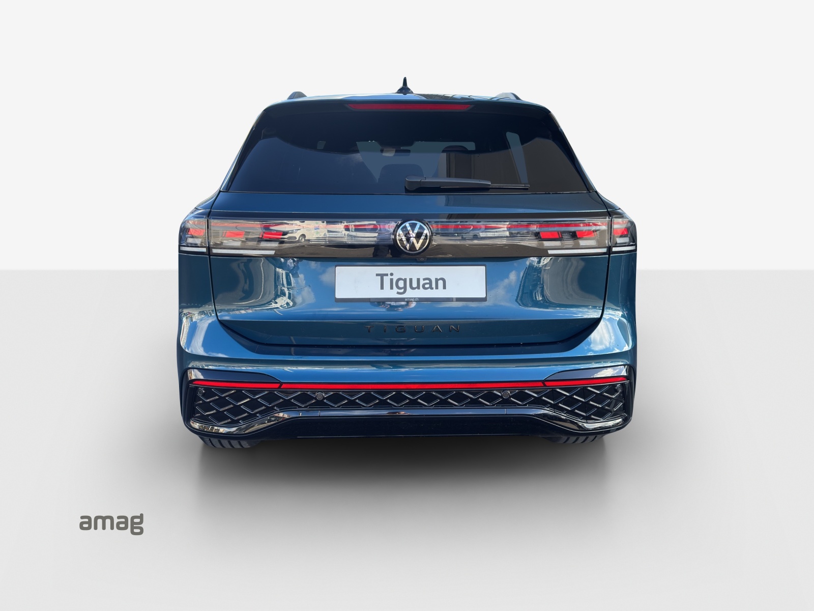 VW Tiguan 2.0 TSI DSG R-Line 4Motion-image-4
