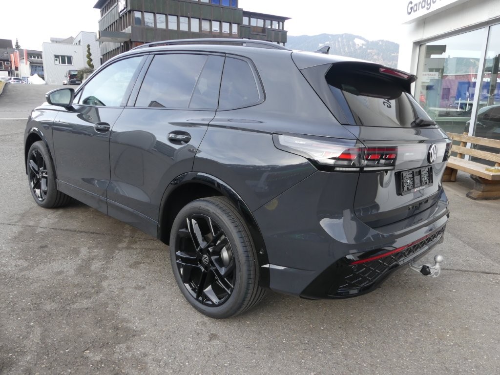 VW Tiguan 2.0 TSI DSG R-Line 4Motion-image-1