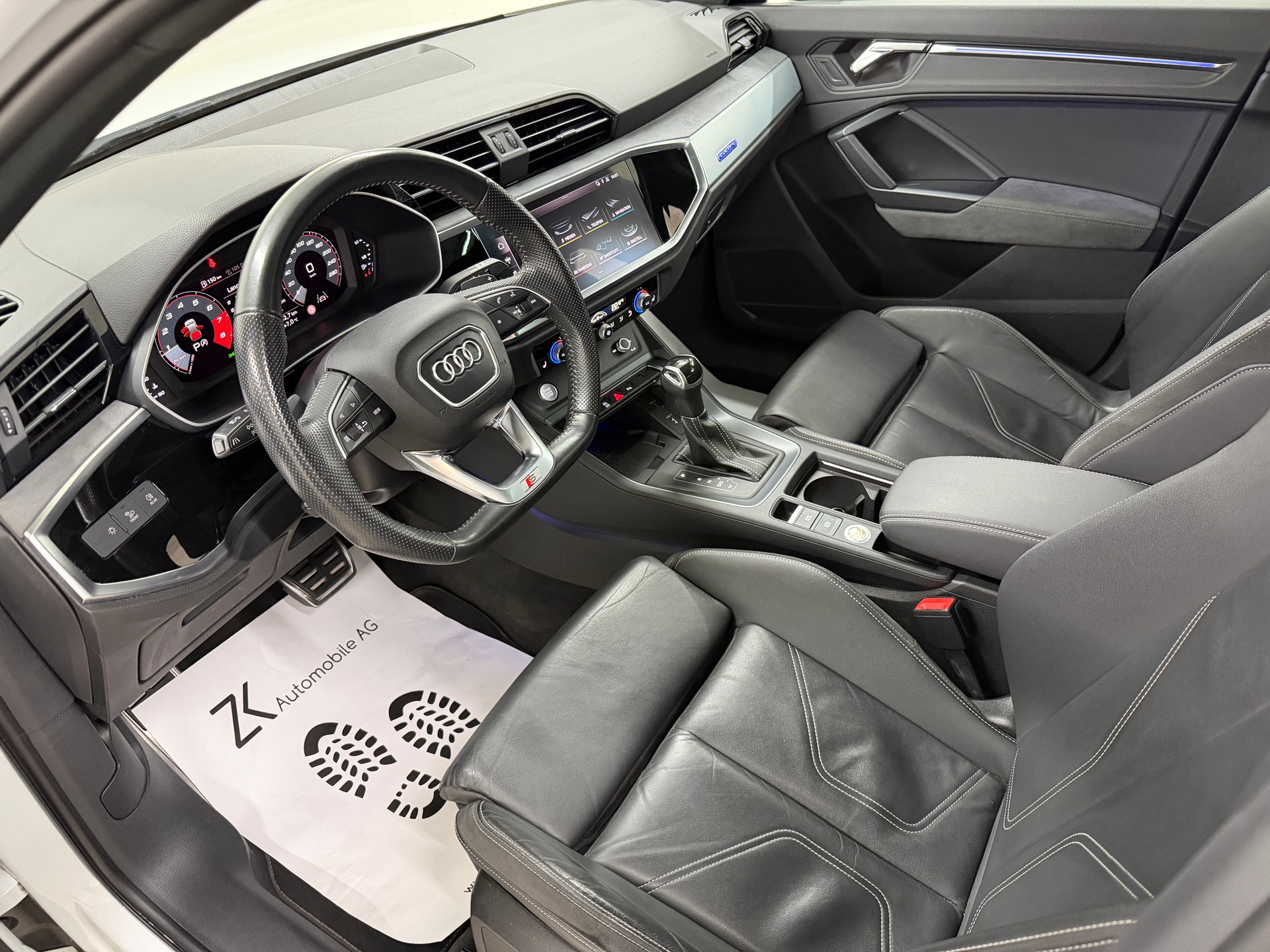 AUDI Q3 40 TFSI S line 190PS Gletscherweiss quattro S-tronic / RF-Kamera / Panoramadach / Leder / Komfortschlüssel /-image-6