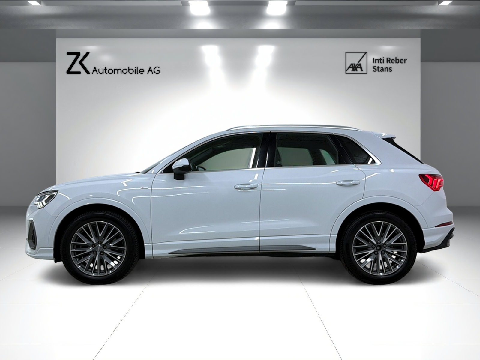 AUDI Q3 40 TFSI S line 190PS Gletscherweiss quattro S-tronic / RF-Kamera / Panoramadach / Leder / Komfortschlüssel /-image-2