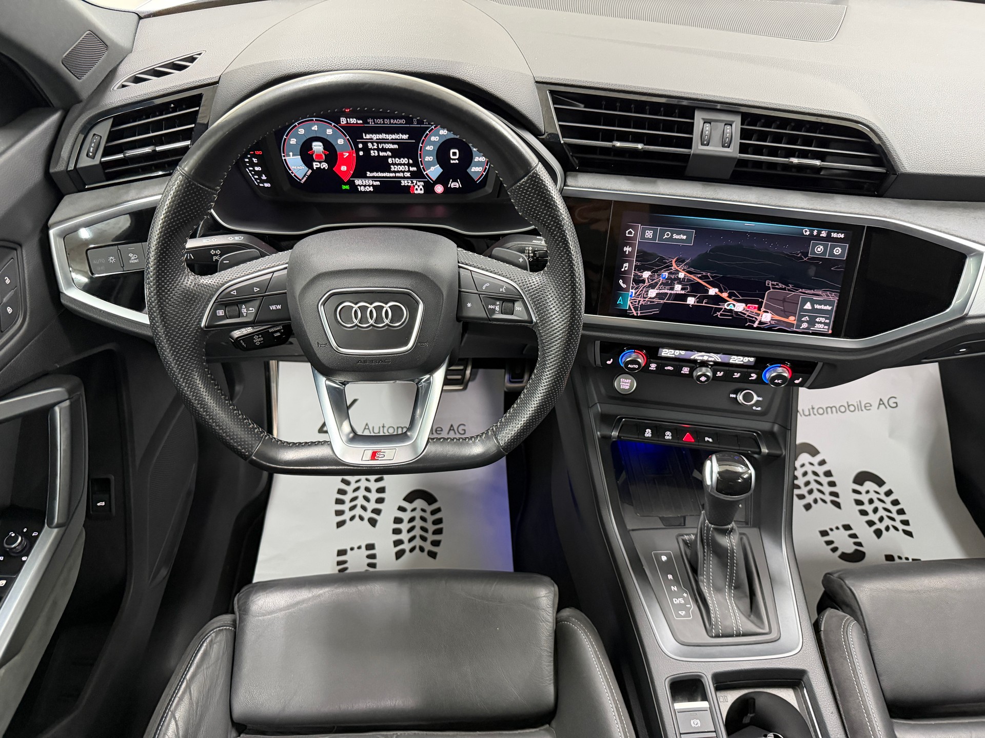 AUDI Q3 40 TFSI S line 190PS Gletscherweiss quattro S-tronic / RF-Kamera / Panoramadach / Leder / Komfortschlüssel /-image-11