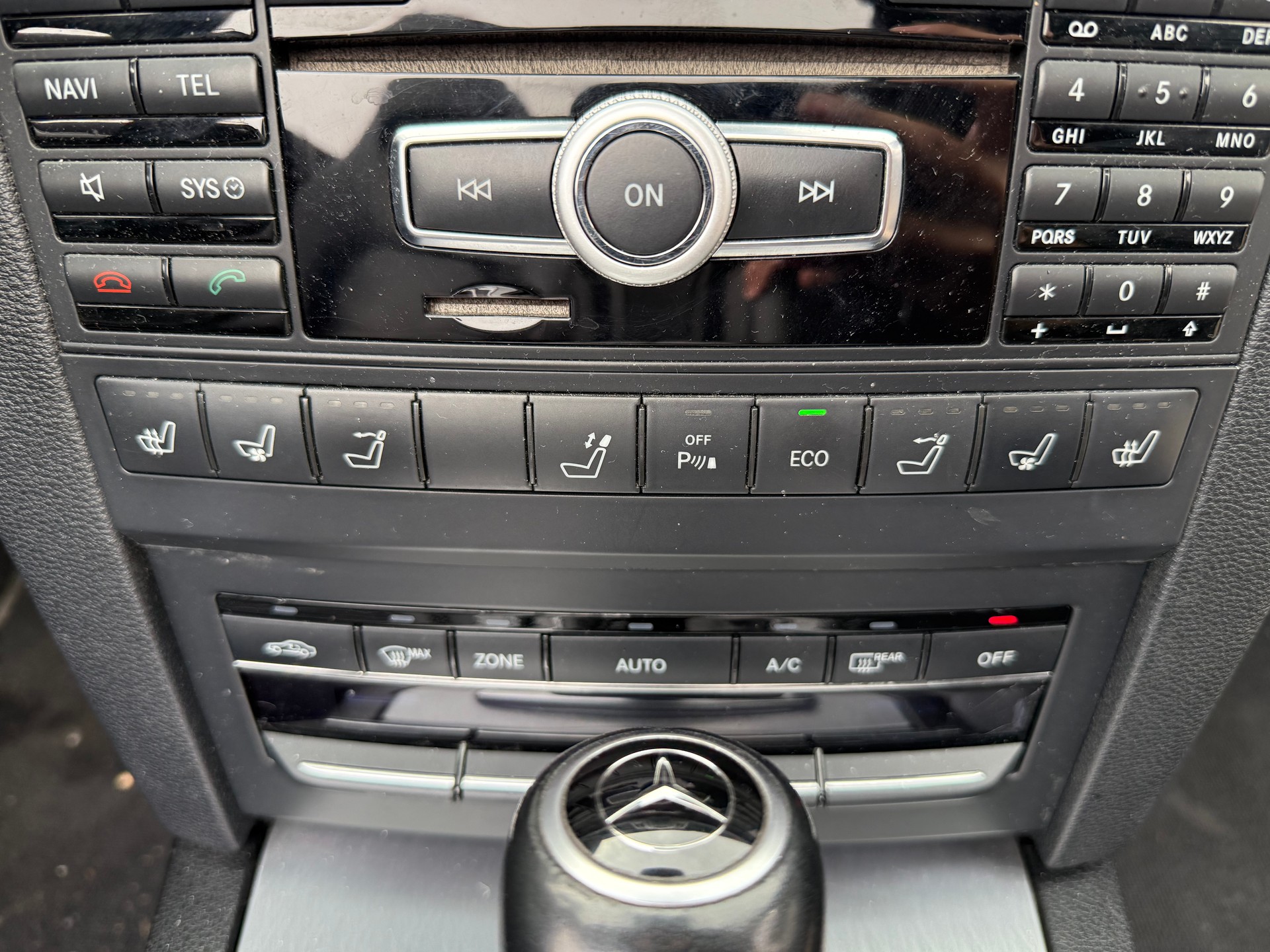 MERCEDES-BENZ E 350 CDI BlueEfficiency 7G-Tronic-image-12