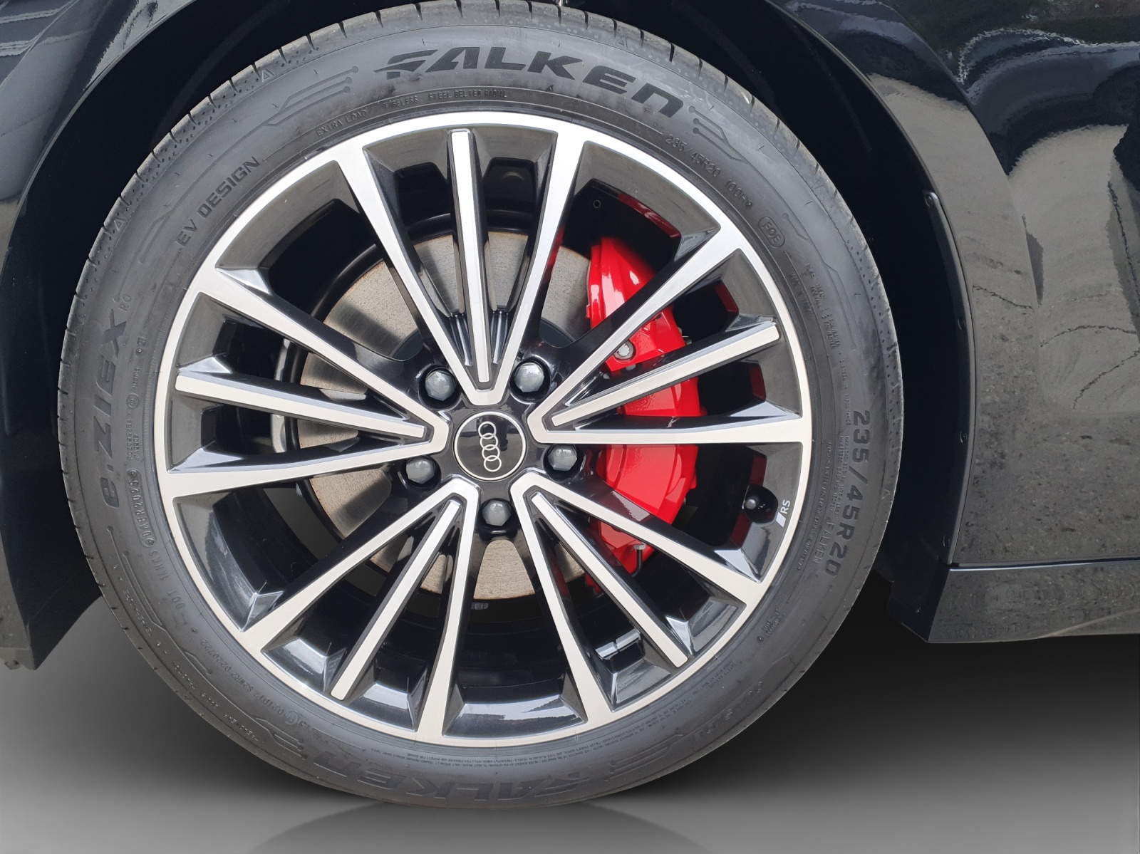 AUDI A6 Avant e-tron quattro-image-13