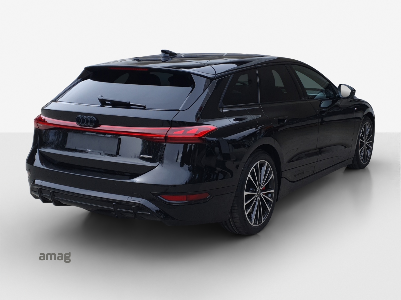 AUDI A6 Avant e-tron quattro-image-4
