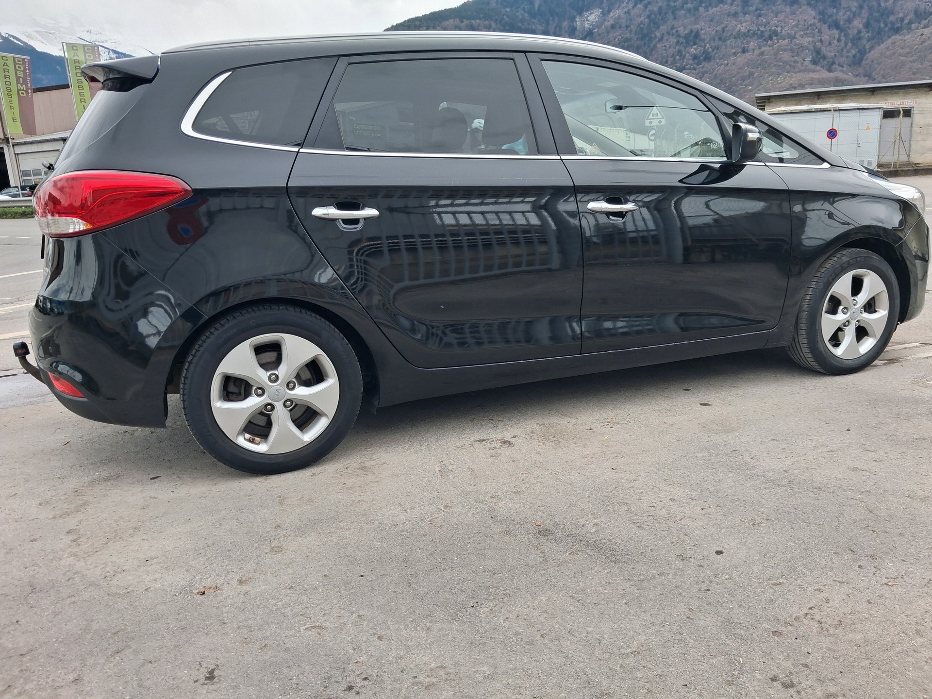KIA Carens 1.6 GDI Dynamic.. 7 places-image-7