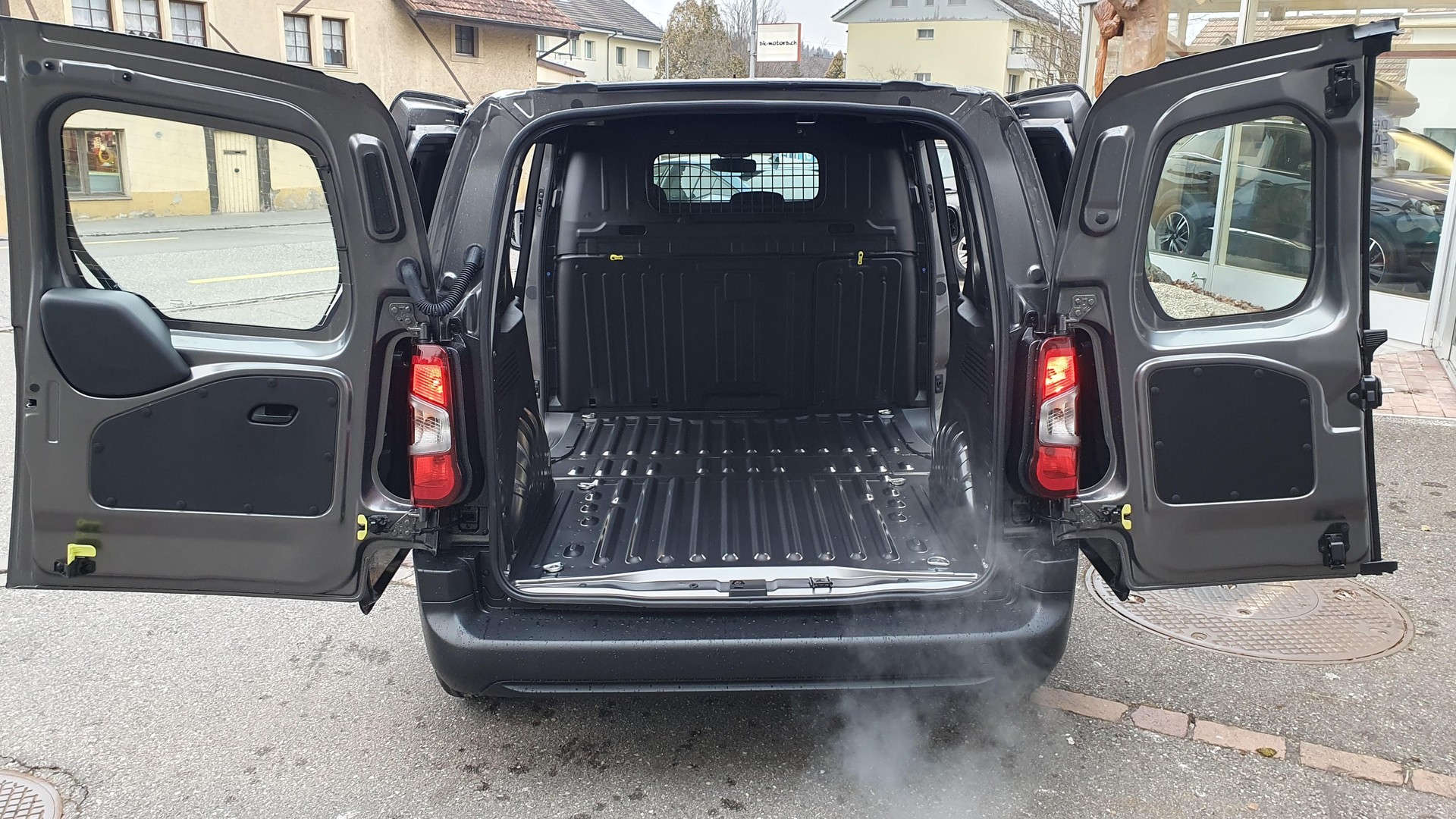 PEUGEOT Partner stnd. Premium 650kg Helvetia (437)-image-13