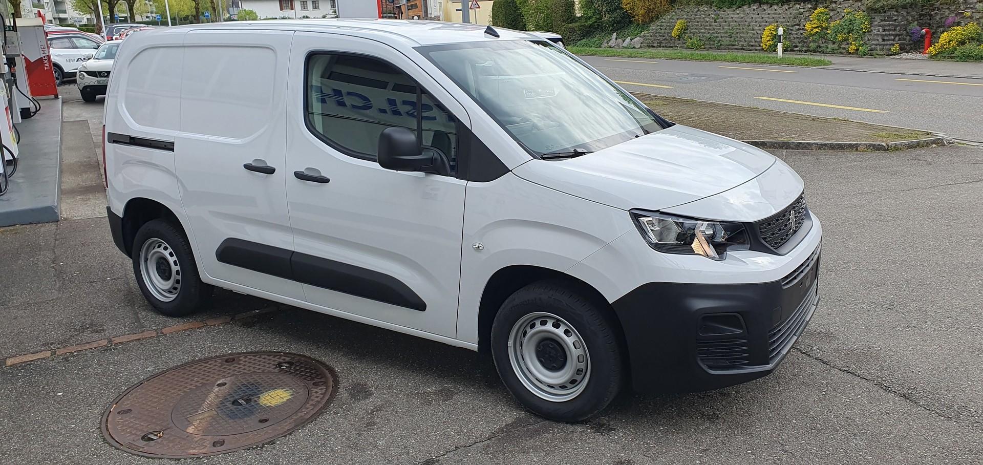 PEUGEOT Partner stnd. Premium 650kg Helvetia (437)-image-3