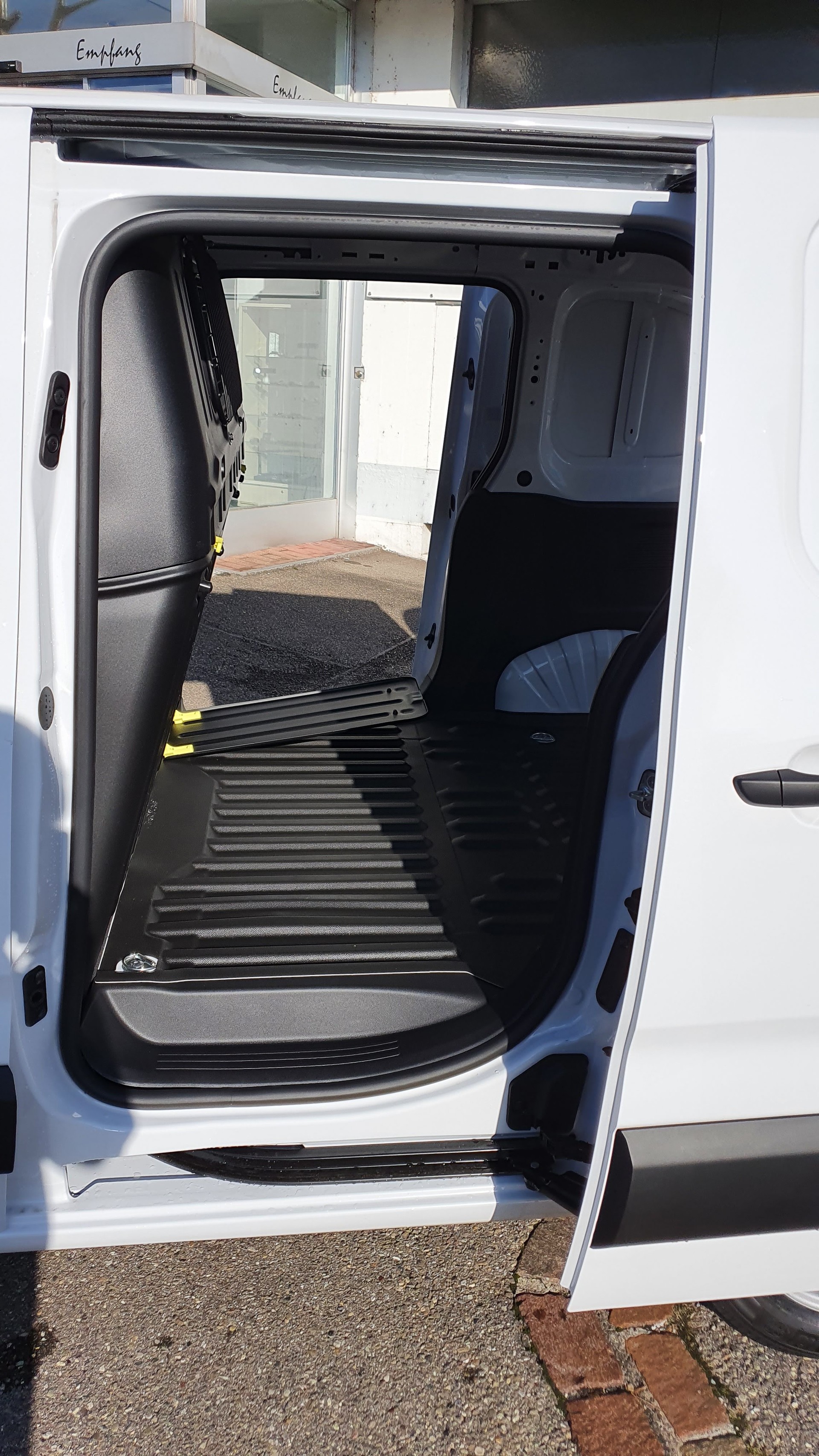 PEUGEOT Partner stnd. Premium 650kg Helvetia (437)-image-12