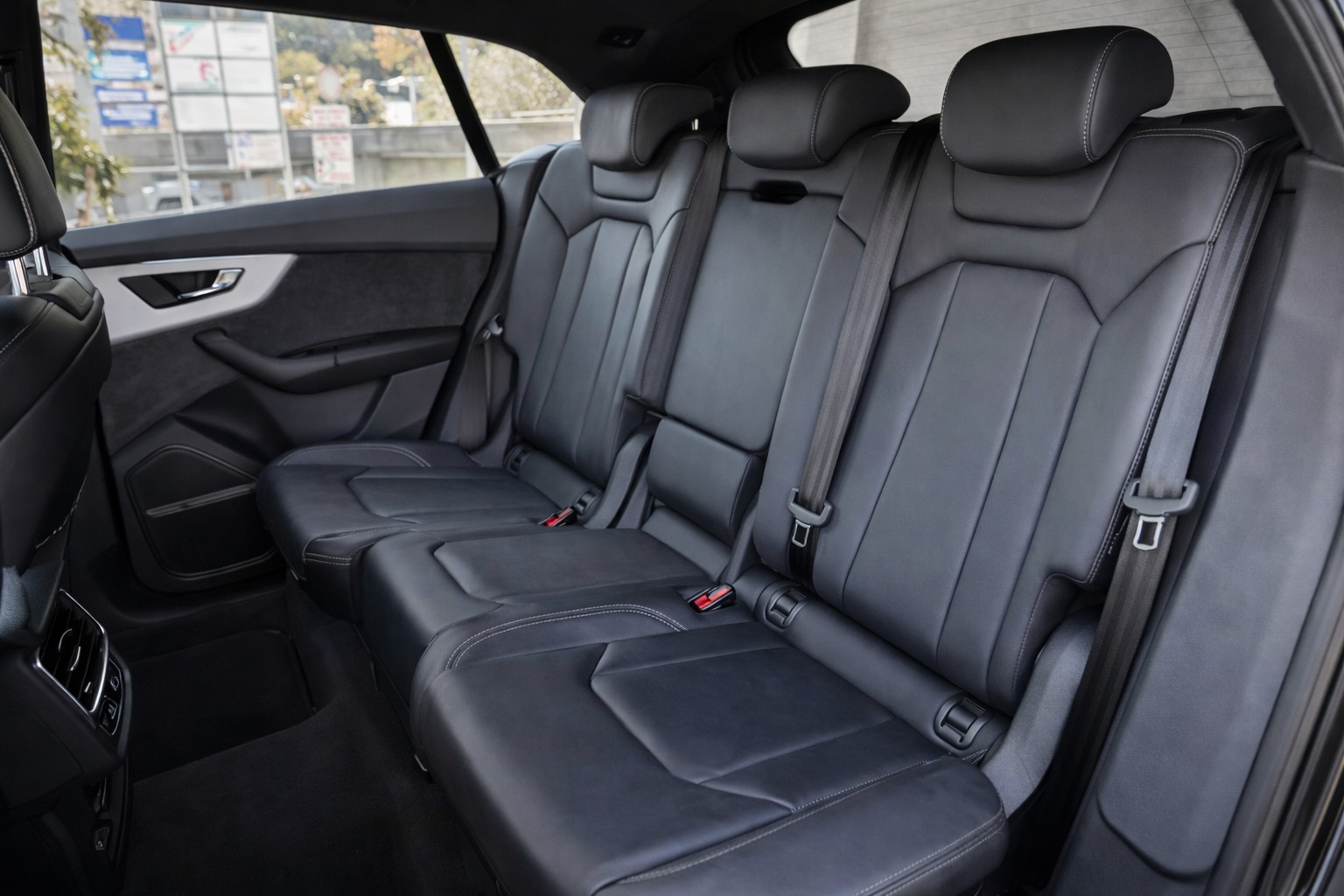 AUDI Q8 55 TFSI e quattro PHEV tiptronic-image-10