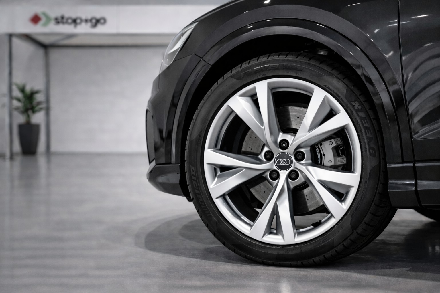 AUDI Q8 55 TFSI e quattro PHEV tiptronic-image-9