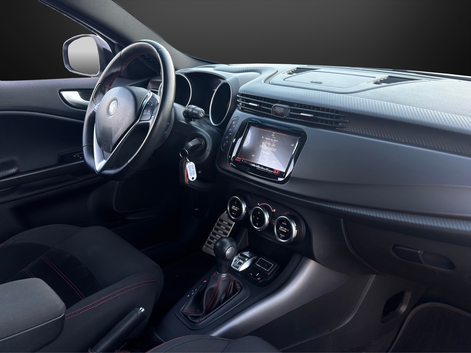 ALFA ROMEO Giulietta 2.0 JTDM Veloce TCT Carbon Edition mit 170 PS-image-9