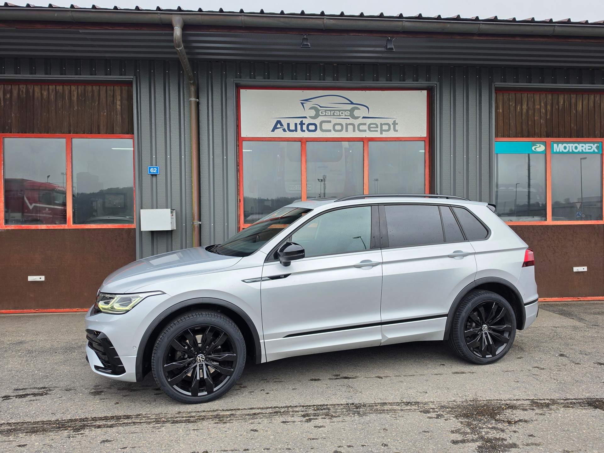 VW Tiguan 2.0TSI R-Line 4Motion DSG-image-0